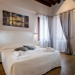 Ca' Giusta 2*, Venezia Italia